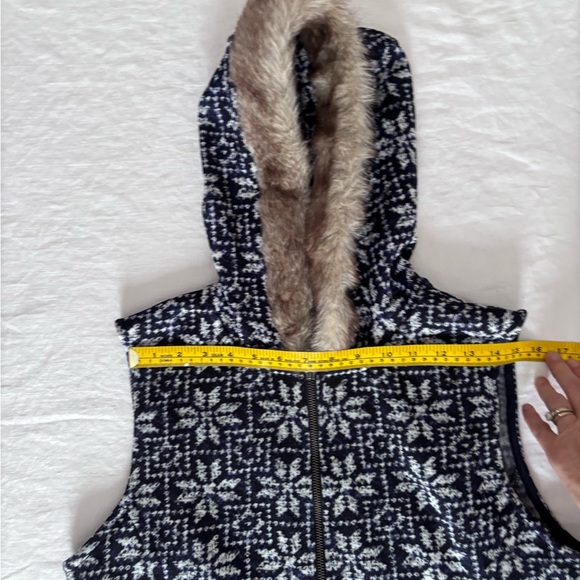 Talbots Nordic Faux Fur Snowflake Print Sleeveless Full Zip Vest Size Large - Picture 7 of 13